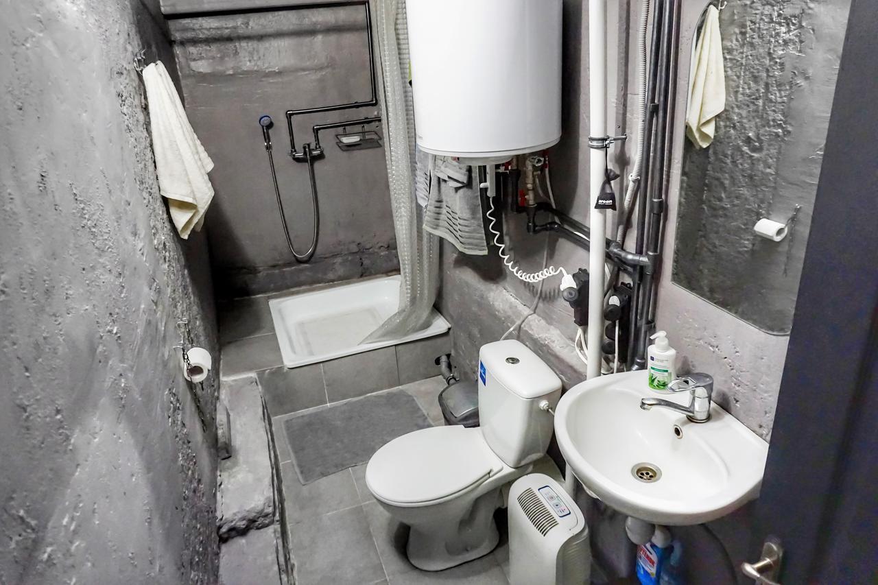 Black Wood Hostel Киев Екстериор снимка