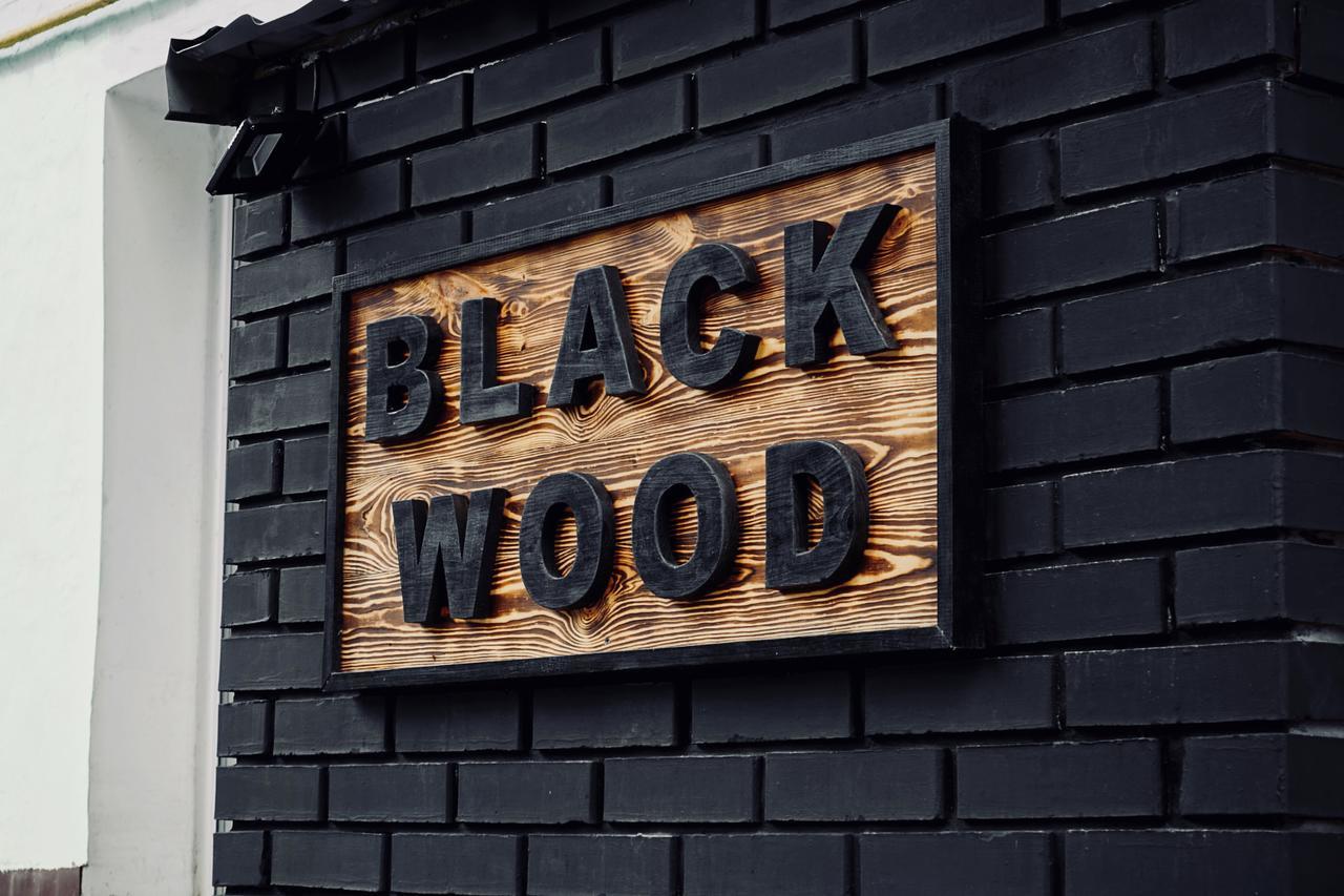 Black Wood Hostel Киев Екстериор снимка