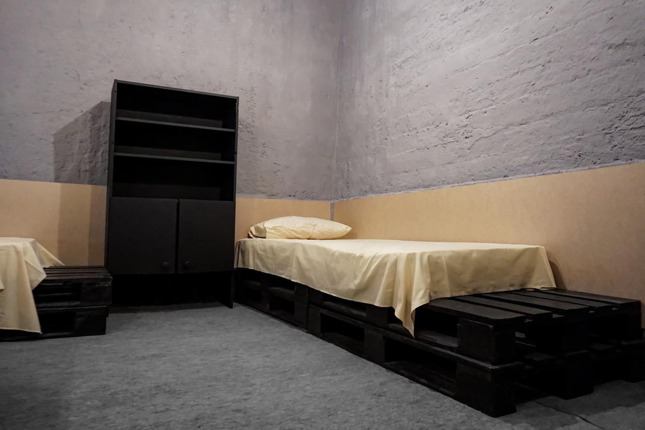 Black Wood Hostel Киев Екстериор снимка