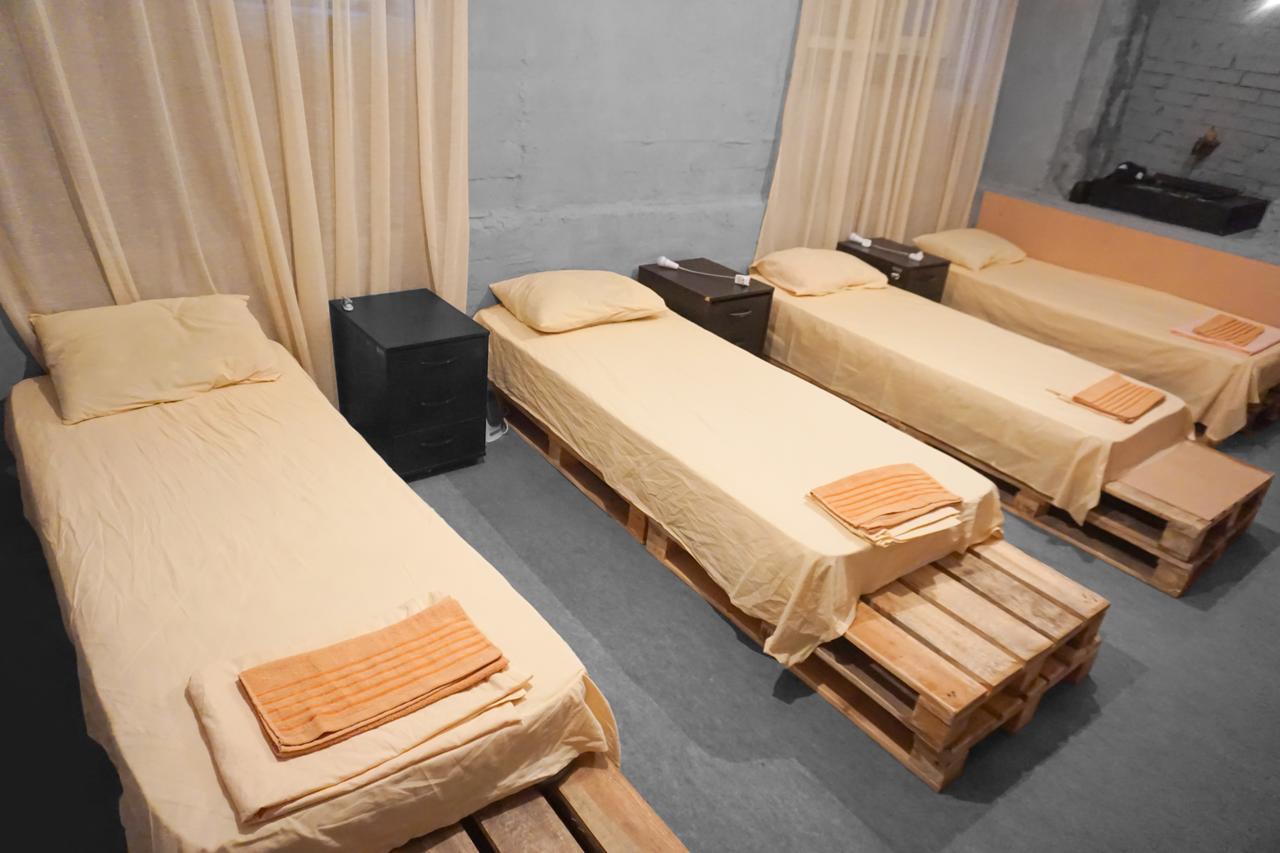 Black Wood Hostel Киев Екстериор снимка